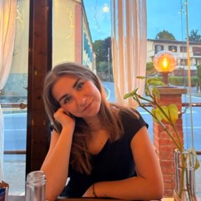 Camilla, Babysitter a Pessano Con Bornago