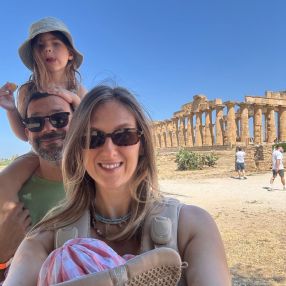 Noemi, Famiglia a Siracusa