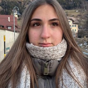 Zoe, Babysitter in Porcia