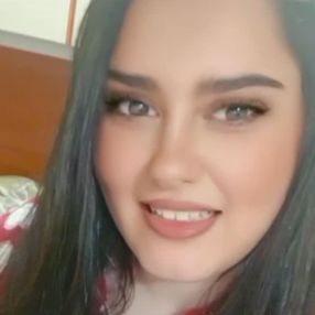 Evelin, Babysitter a Favara