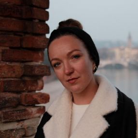 Marina, Babysitter a Balestrate