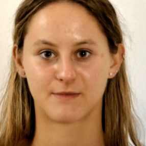 Francesca, Babysitter a Oleggio