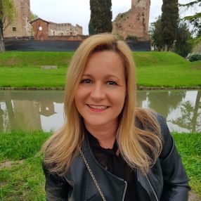 Ernestina, Babysitter in Piombino Dese