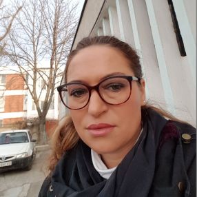 Georgiana, Babysitter a Loreto