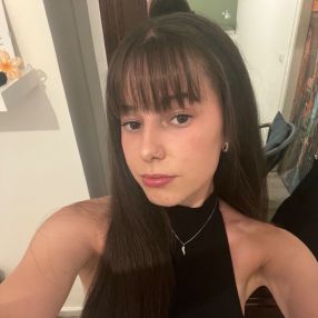 Vittoria, Babysitter in Cogollo del Cengio