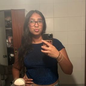 Zaineb, Babysitter a Adro