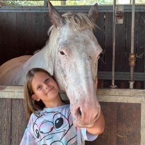 Kinga, Family in Latina