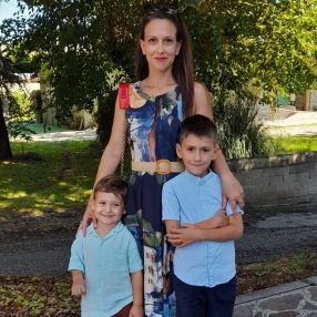 Giulia, Family in San Pietro