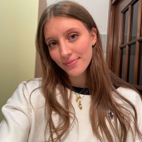Giulia, Babysitter a Gassino torinese