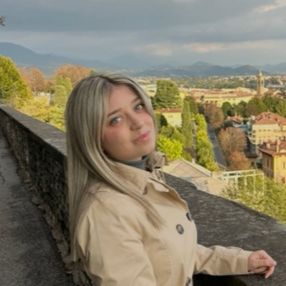 Giulia, Babysitter a Brembate di Sopra
