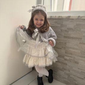 Raffaella, Famiglia a San Valentino Torio