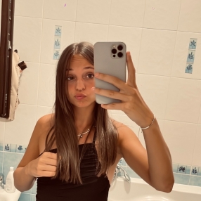 Flavia, Babysitter in Casandrino