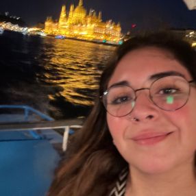 Maira, Babysitter a Otranto