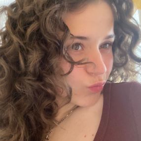 Lucia, Babysitter a Maniago