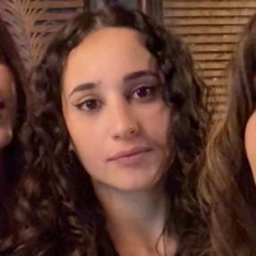 Miriam, Babysitter a Casapesenna