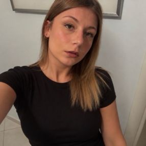 Veronica, Babysitter a Castano Primo