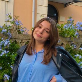 Elisa, Babysitter a Senigallia