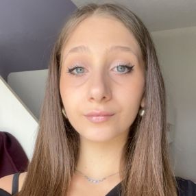 Vittoria, Babysitter a Filottrano