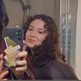 Sara, Babysitter a Urago D'oglio