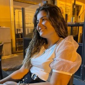 Giulia, Babysitter a Cabras