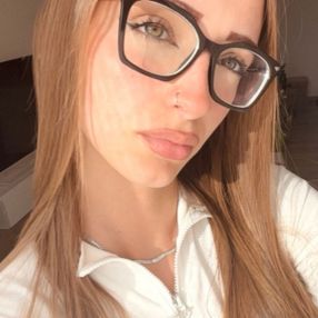 Meg, Babysitter a Busca