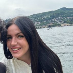 Elisa, Babysitter a Albiate
