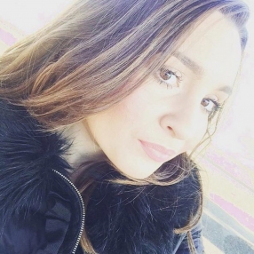 Laura, Babysitter a Castelnuovo Dell'abate