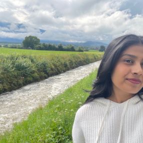 Anusha, Babysitter a Inzago
