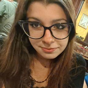 Giulia, Babysitter a Correggio