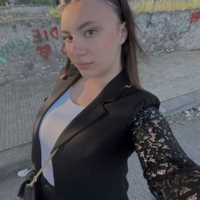 Noemi, Babysitter in Merì