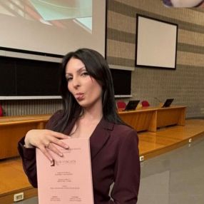 Federica, Babysitter a Quattro Strade