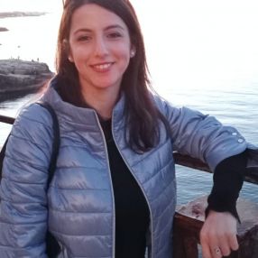 Giulia, Babysitter a Modugno