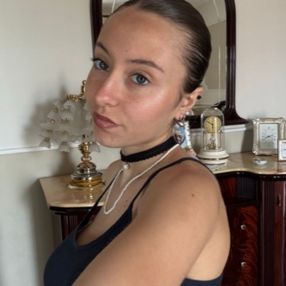 Anna, Babysitter a Pollena Trocchia