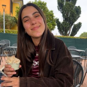 Nicole, Babysitter a San felice sul Panaro