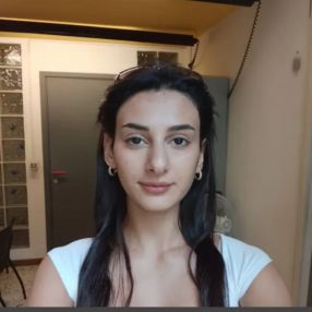 Melanya, Babysitter a Bovisio-Masciago