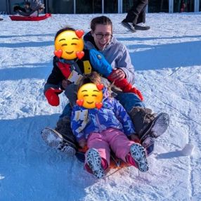 Emma, Babysitter a Arsego