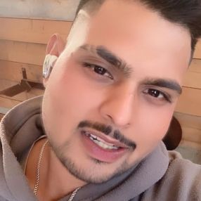 Jaspal, Babysitter a Vaiano