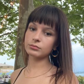 Sara, Babysitter a Cigliano