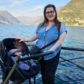 Giulia, Famiglia a Como