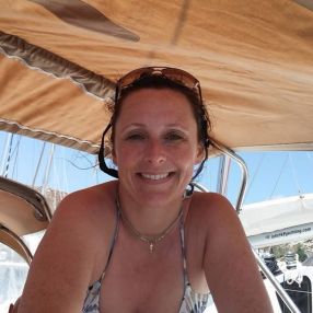 Micaela, Babysitter a Imola