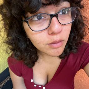 Amira Enrica, Babysitter a Monte di Procida