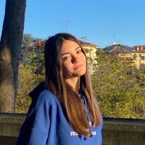 Lia, Babysitter a Marene