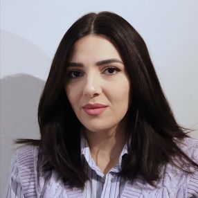 Rossella, Babysitter a Provincia di Como
