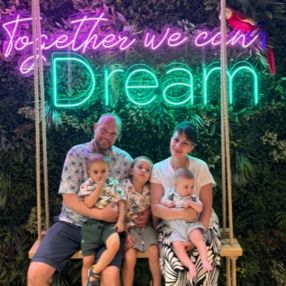 Sara, Famiglia a Modena