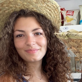 Adriana, Babysitter a Balestrate