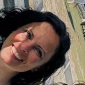 Eva, Babysitter a Pozzuoli