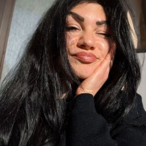 Adela, Babysitter a Comun nuovo
