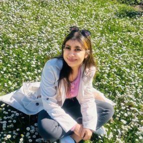Sanjalika, Babysitter a Firenze