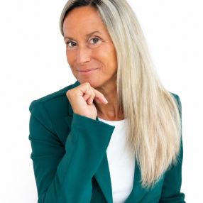 Paola, Babysitter a Sant'albano Stura