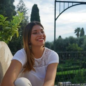 Giulia, Babysitter a Taormina